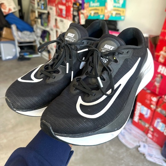 Athletic_Shoes